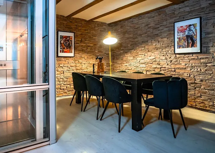 Designhaus - Whirlpool - Terrasse - Garage - 10 Personen - Aufzug - Kueche - Familienfreundlich - Wifi - Netflix